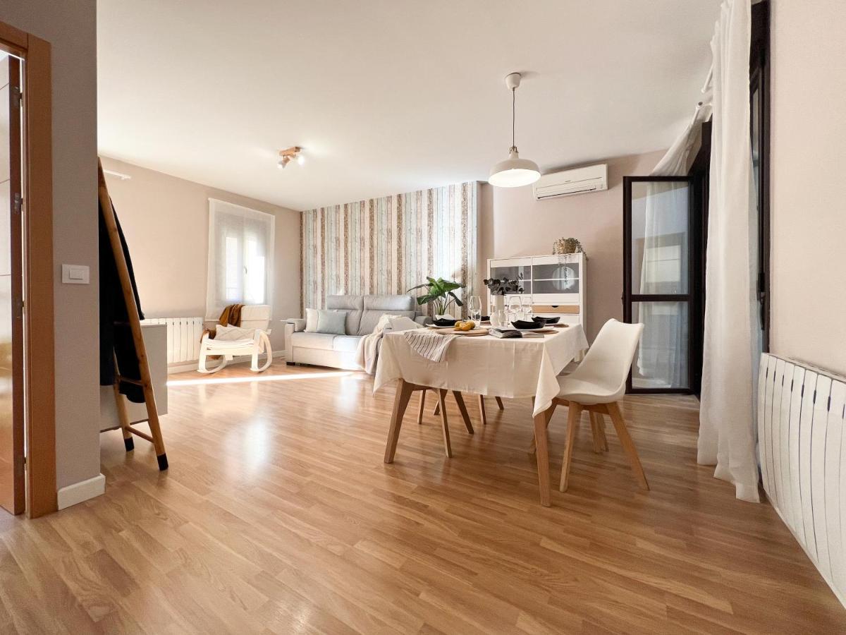 Apartamentos Turisticos Con Alma Plasencia Luaran gambar