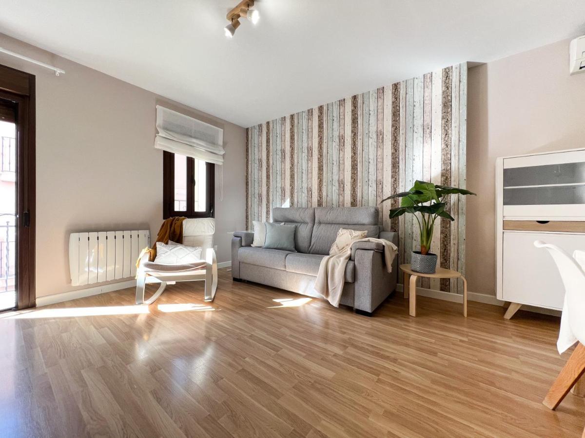 Apartamentos Turisticos Con Alma Plasencia Luaran gambar
