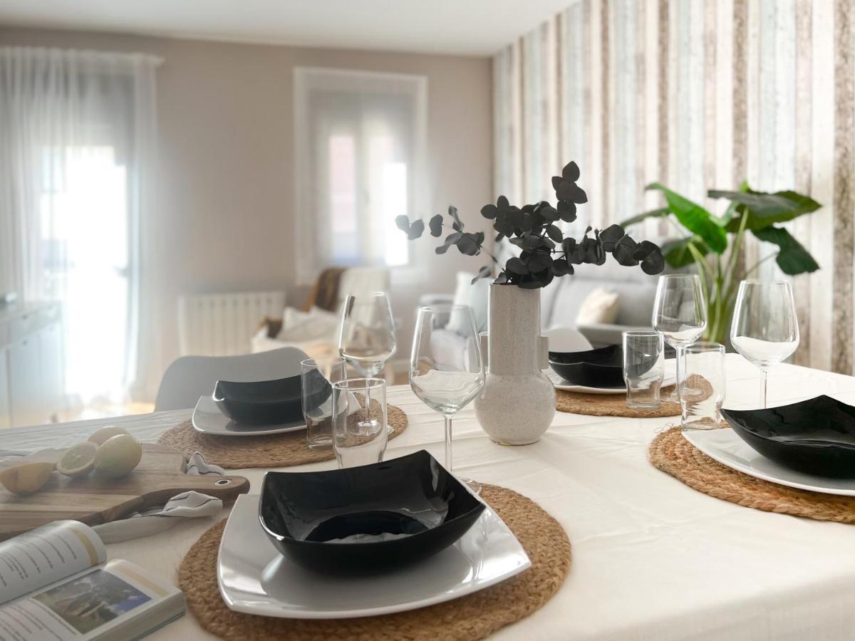 Apartamentos Turisticos Con Alma Plasencia Luaran gambar